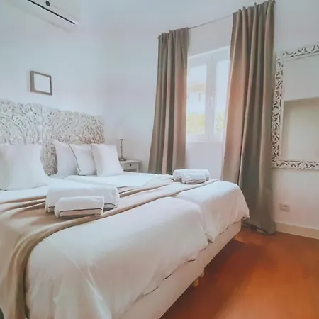 Stunning Villa In The Heart Of The Algarve *